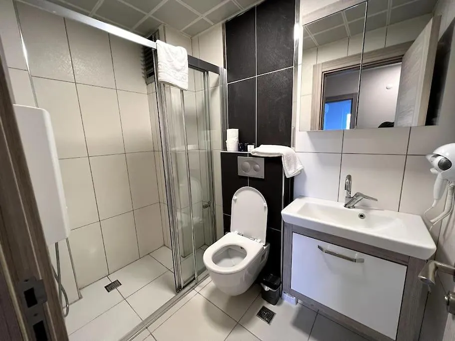 Spacious Flat Close To Erasta'8' Antalya Türkiye